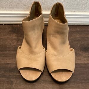 Naturalizer wedge